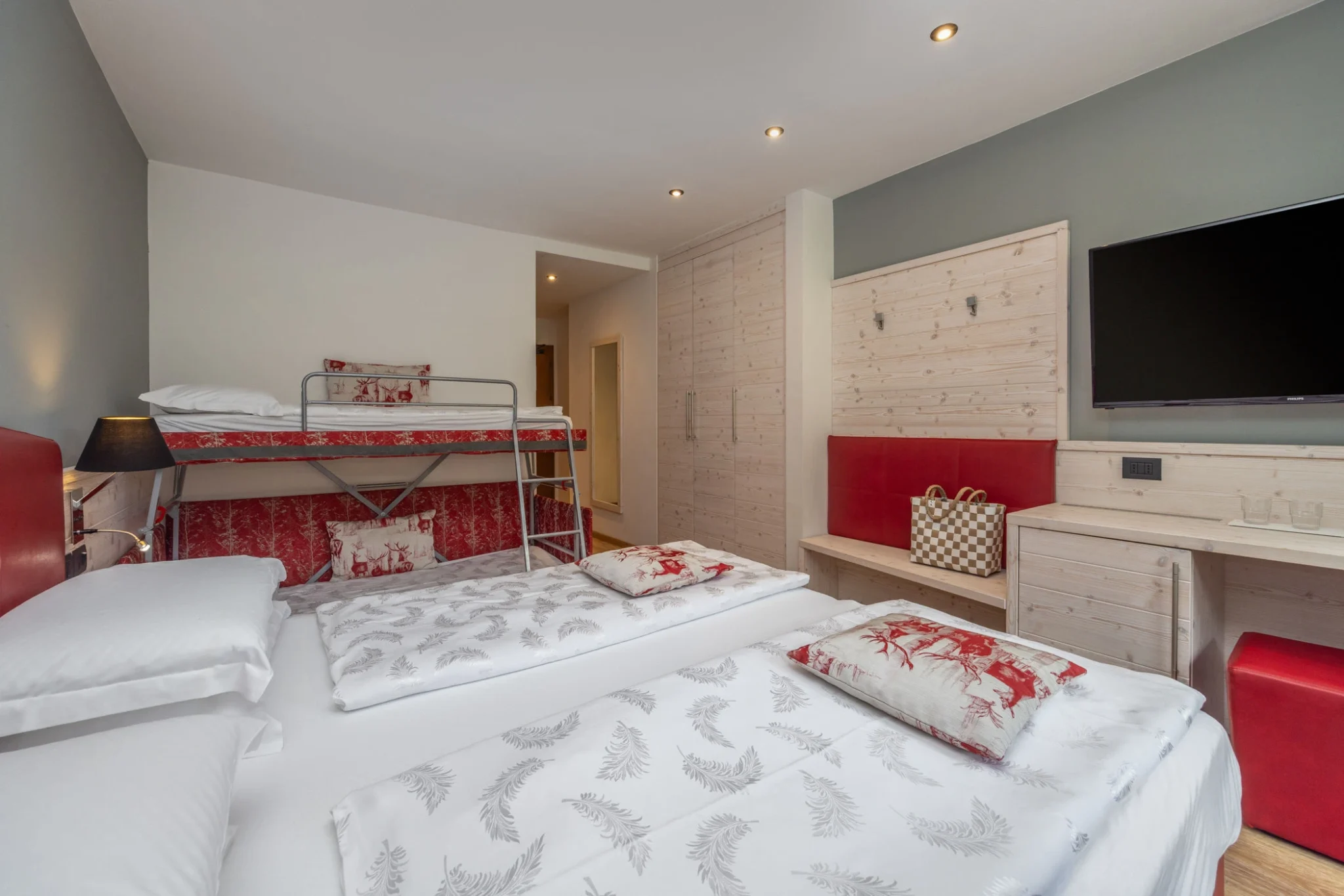 Camera quadrupla tipologia family comfort economy con letto a castello