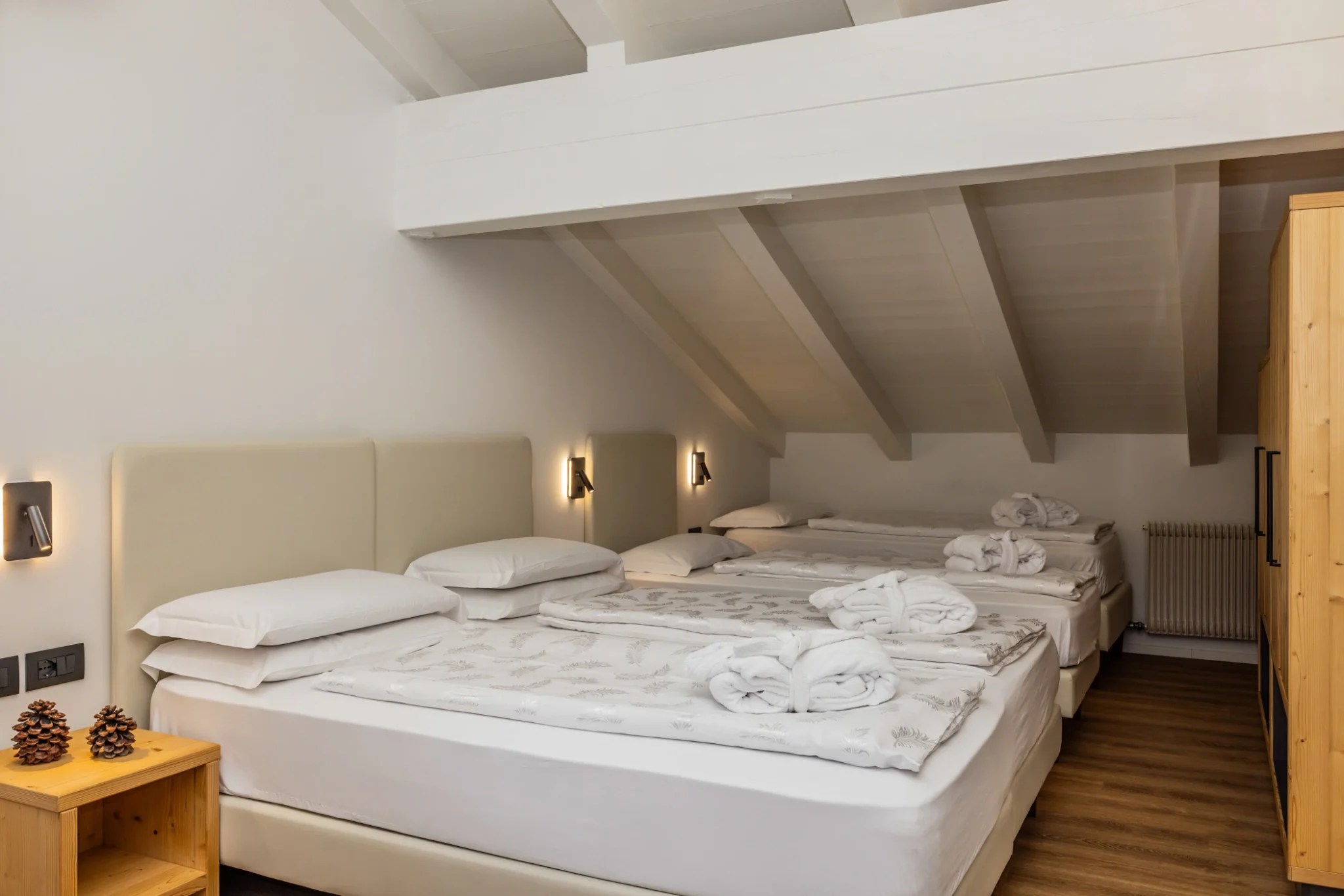 Camera tipologia family comfort mansardata con 4 letti