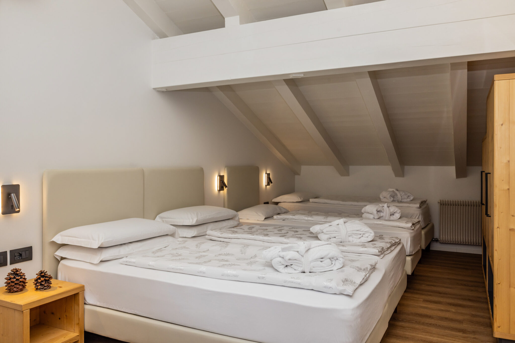 Camera tipologia family comfort mansardata con 4 letti